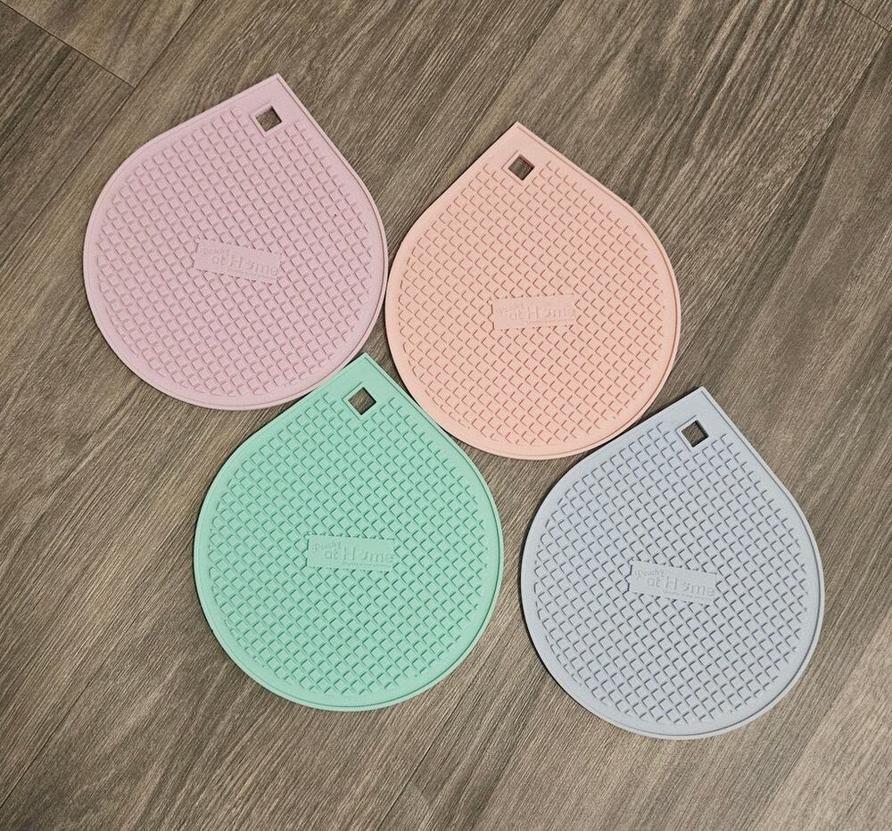 4 silicone trivets